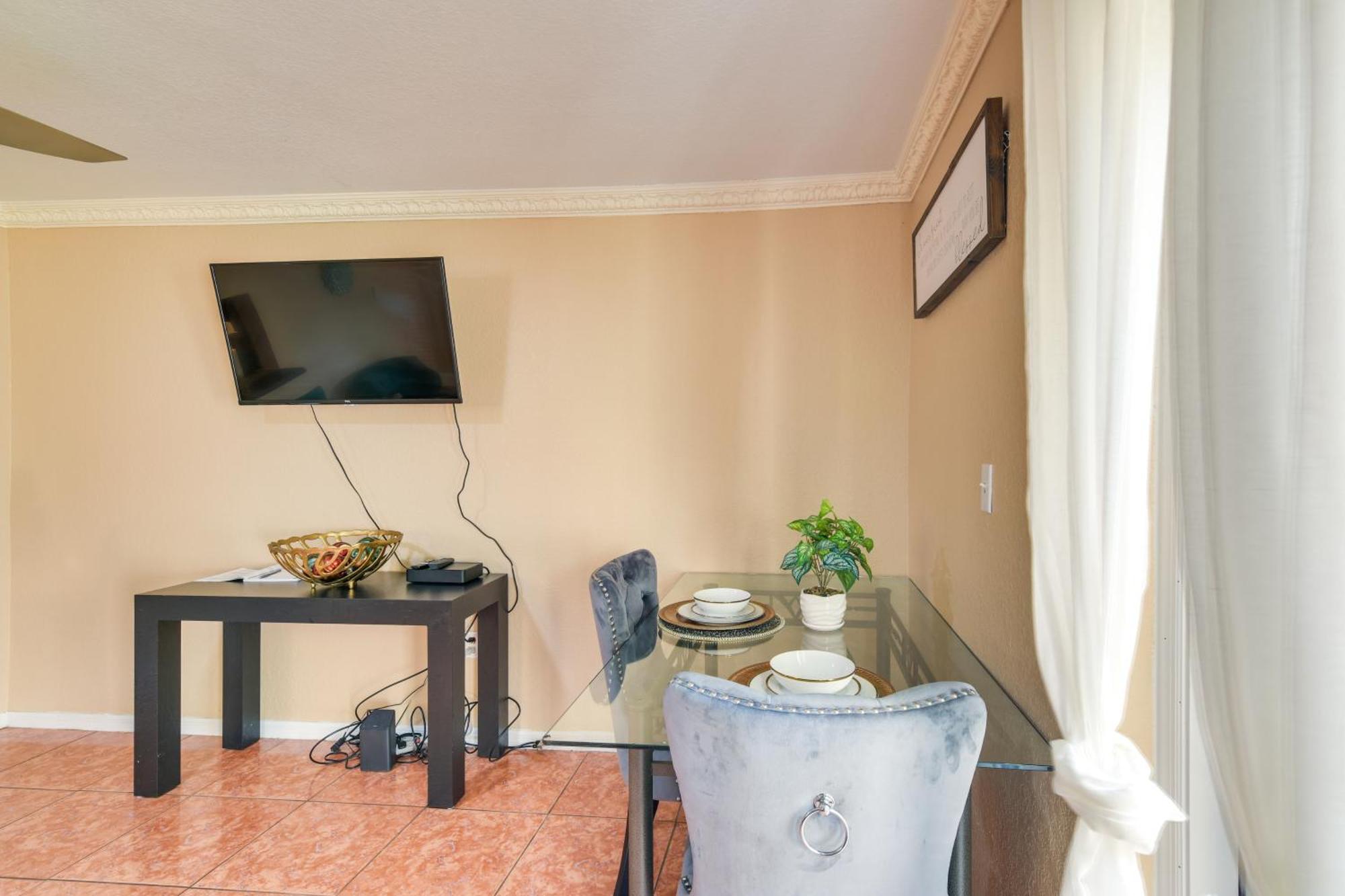 Opa-Locka Townhome, 15 Mi To Miami Beach! Dış mekan fotoğraf